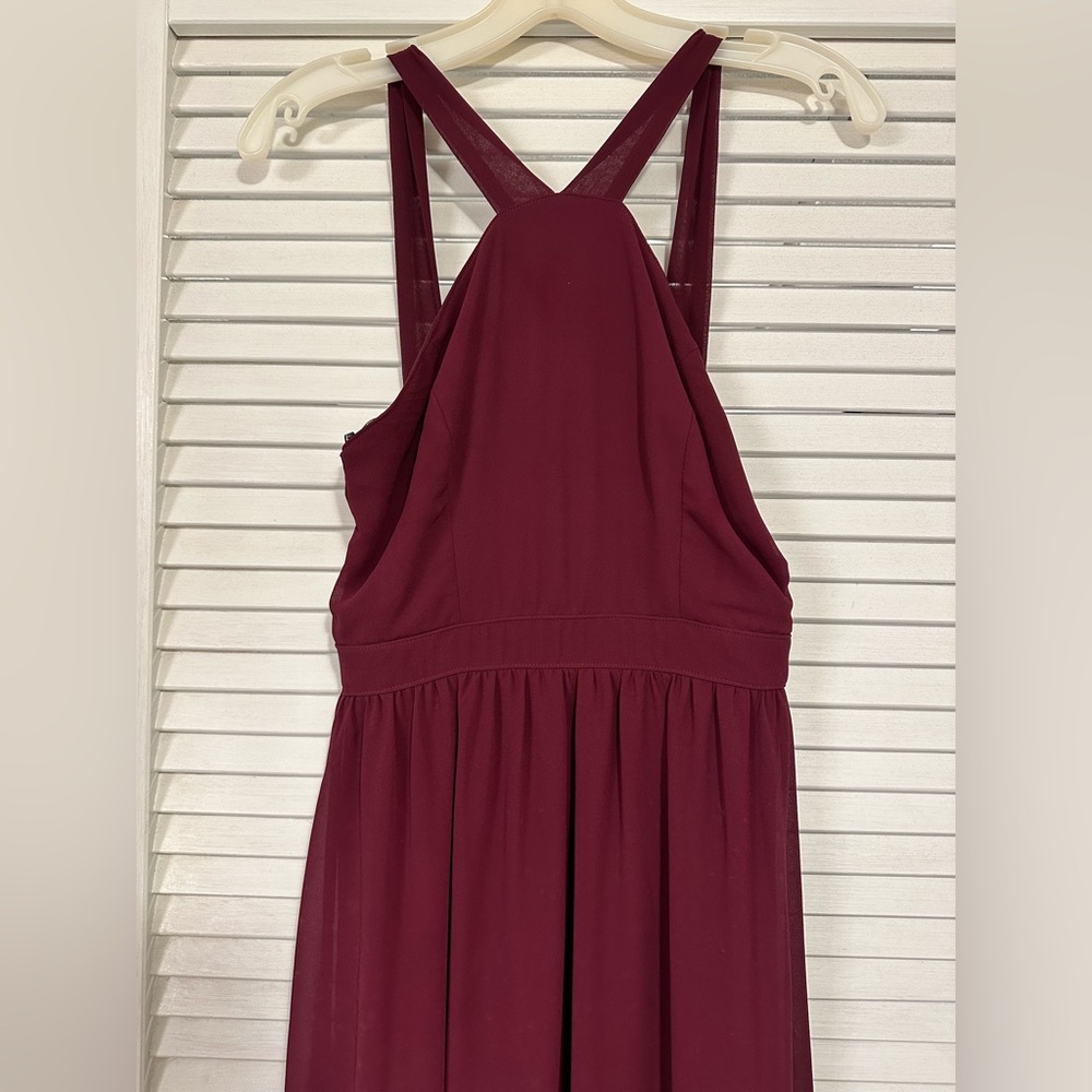 Lulu’s maroon bridesmaid dress